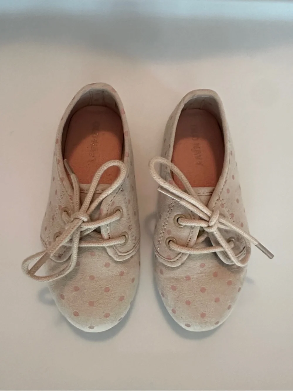 Old Navy Girls Polka Dot Lace-Up Shoes - Cream with Pink Dots - Sz 7